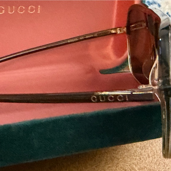 Gucci Tortoiseshell Brown Gradient Shield Sunglasses - Picture 2 of 3